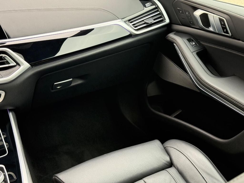 2022 BMW X5 M50i