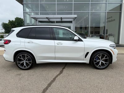 2022 BMW X5 M50i