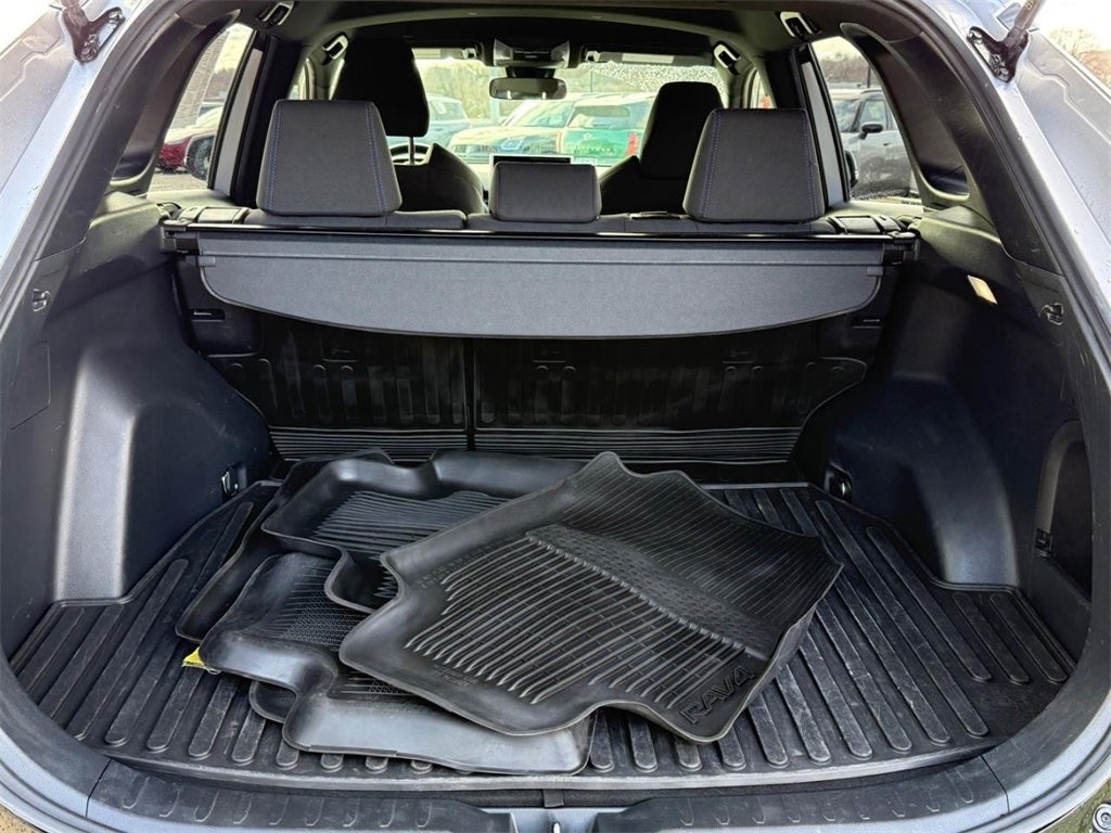 2023 Toyota RAV4 Hybrid SE