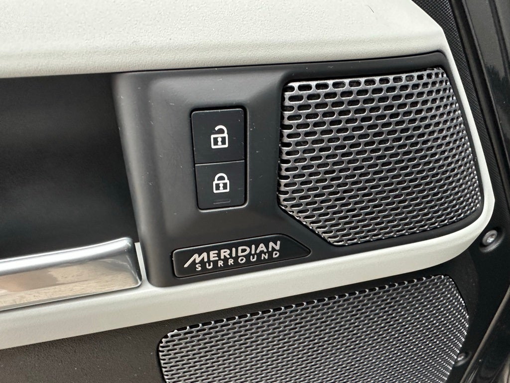 2023 Land Rover Defender 90 X-Dynamic SE