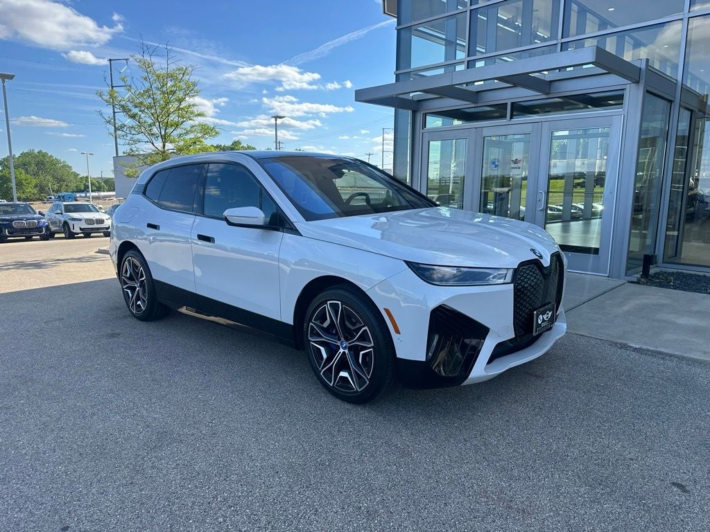 2024 BMW iX xDrive50's photo