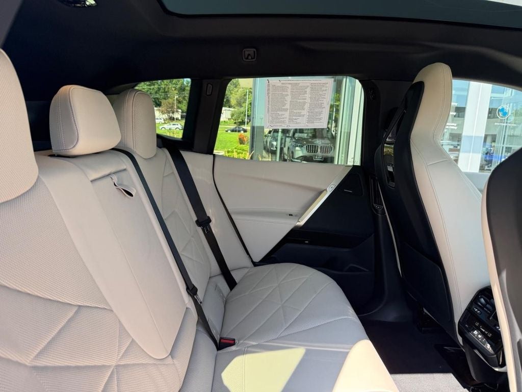 2025 BMW iX xDrive50