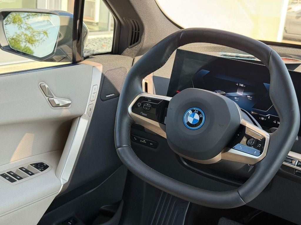 2025 BMW iX xDrive50