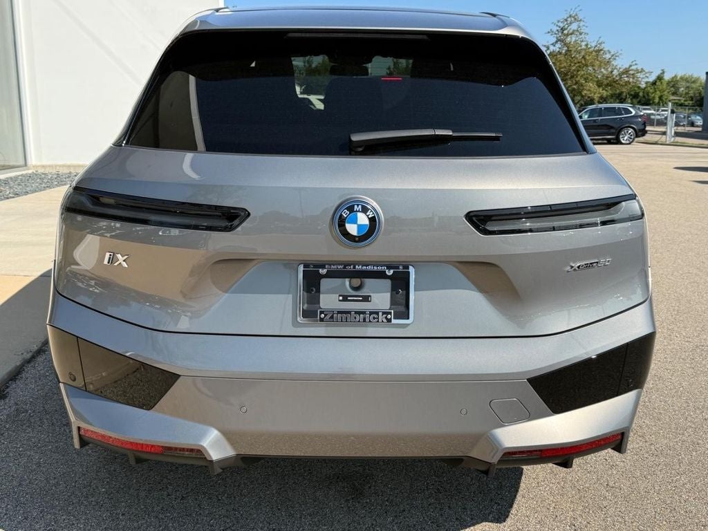 2025 BMW iX xDrive50