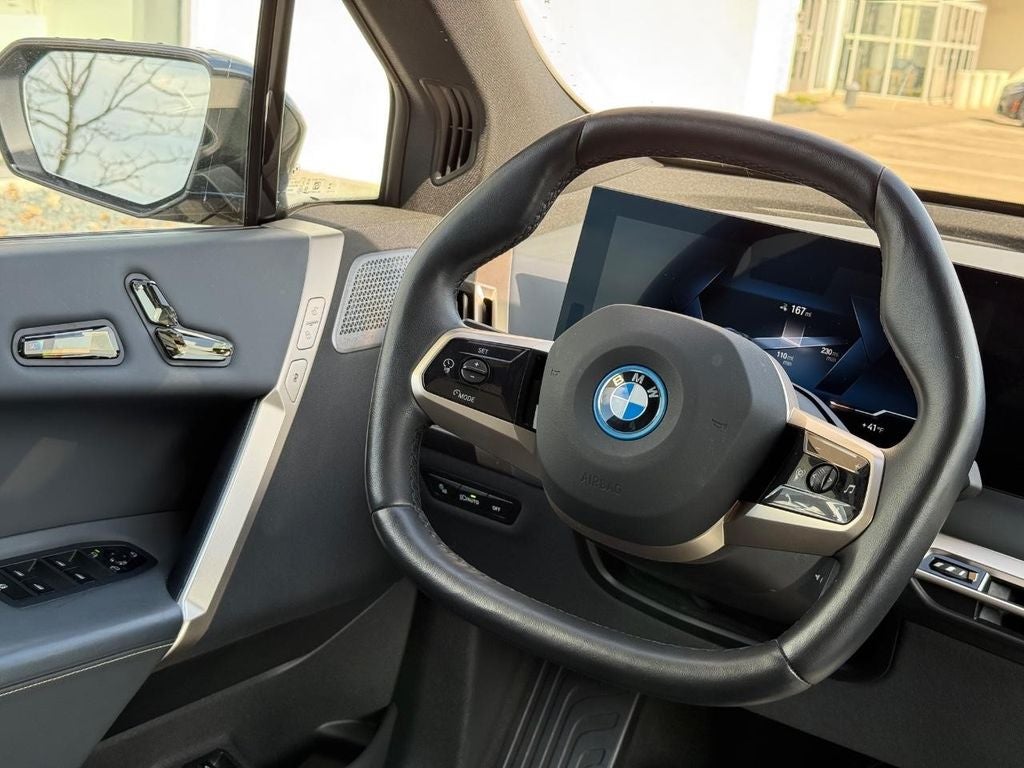 2023 BMW iX M60