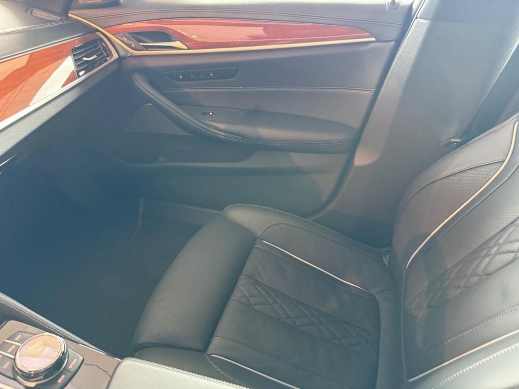 2022 BMW 5 Series M550i xDrive
