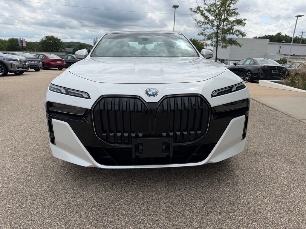 2025 BMW 7 Series 760i xDrive