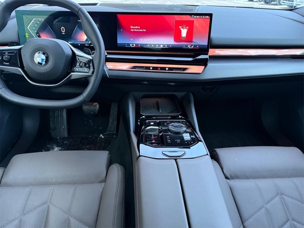 2025 BMW 5 Series 540i xDrive