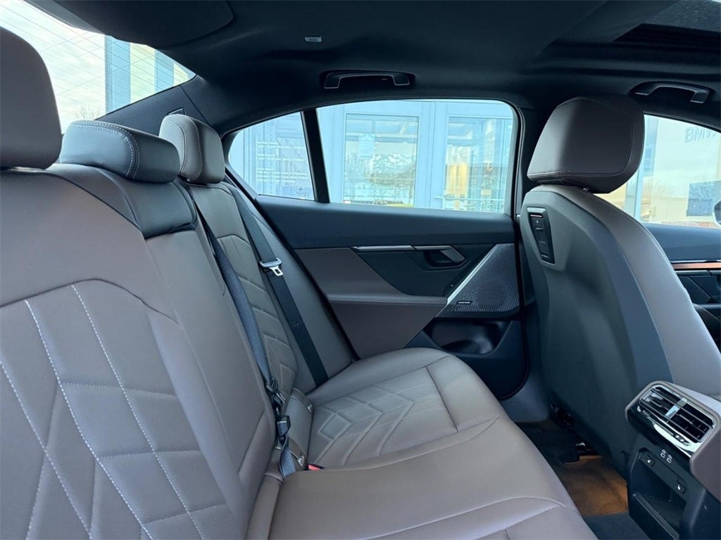 2025 BMW 5 Series 540i xDrive