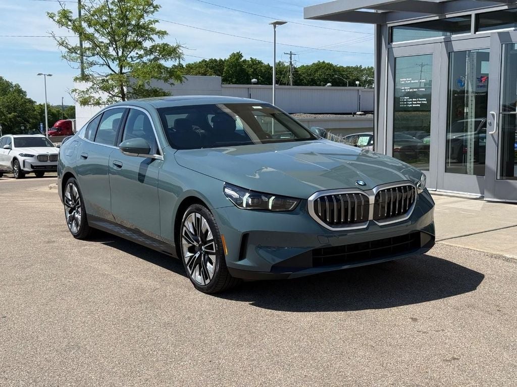 2025 BMW 5 Series 540i xDrive Sedan's photo