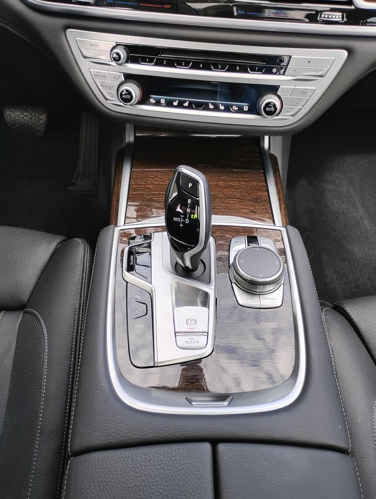 2020 BMW 7 Series 740i xDrive