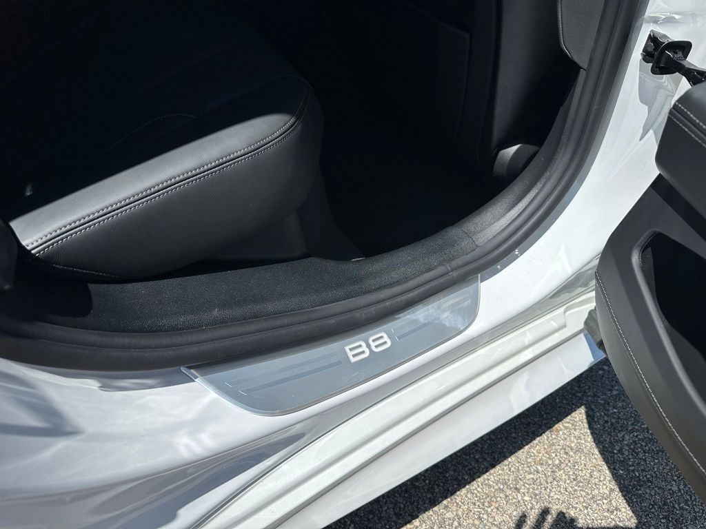 2023 BMW 8 Series ALPINA B8 xDrive