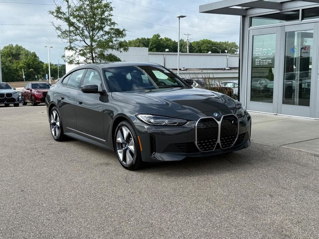 2023 BMW i4 eDrive35's photo