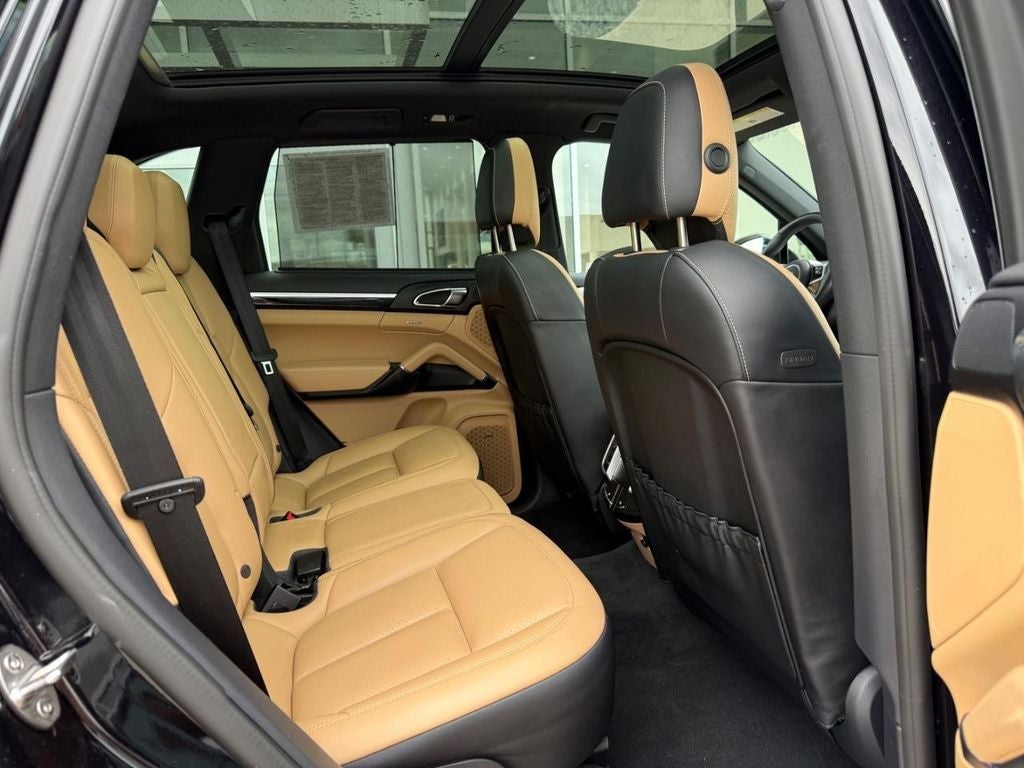 2016 Porsche Cayenne Base