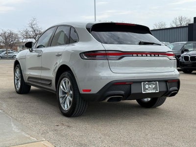 2025 Porsche Macan Base