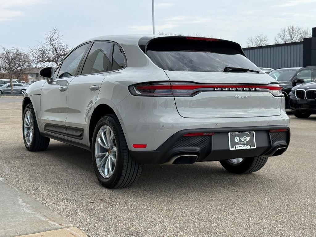 2025 Porsche Macan Base