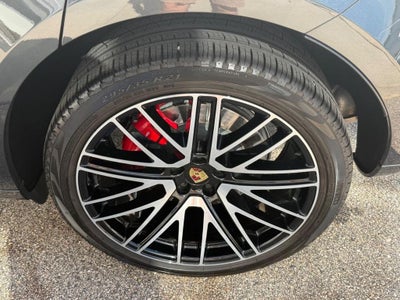 2024 Porsche Macan GTS