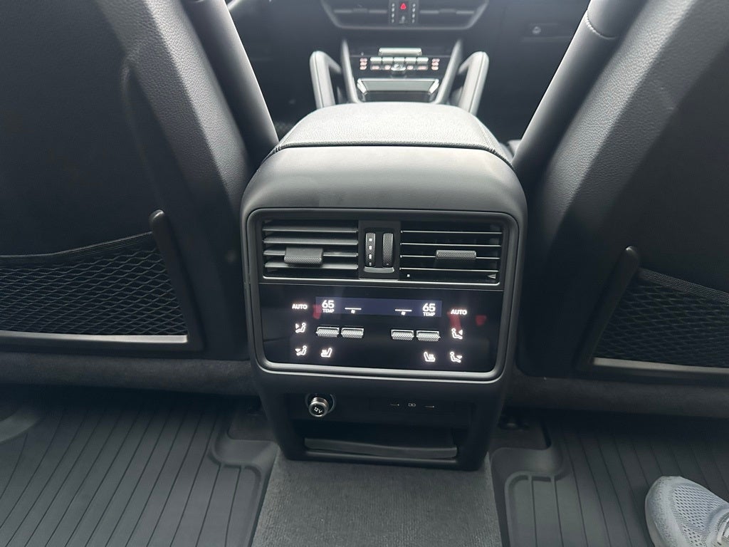 2025 Porsche Cayenne Coupe Base