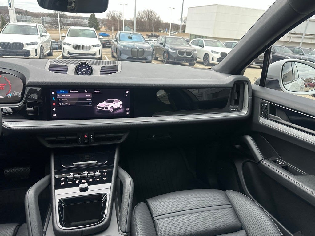 2025 Porsche Cayenne Coupe Base