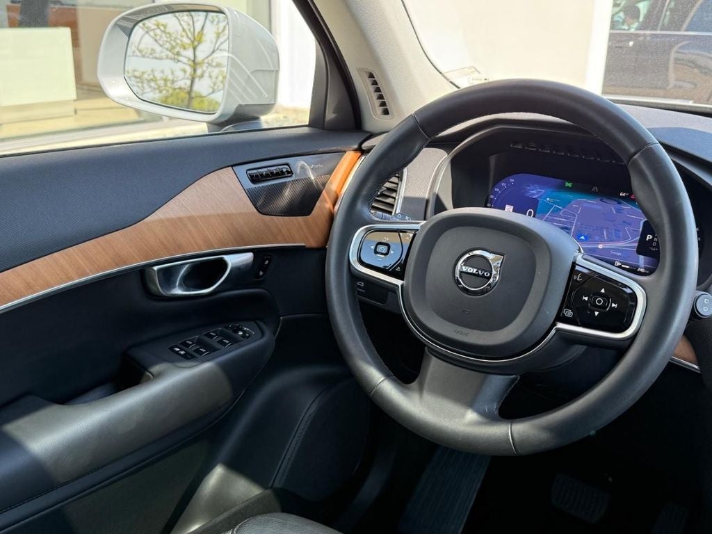 2024 Volvo XC90 B6 Plus Bright Theme