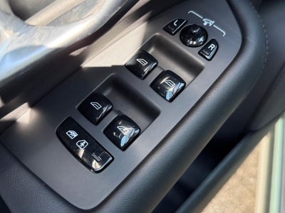 2024 Volvo XC90 B6 Plus Bright Theme