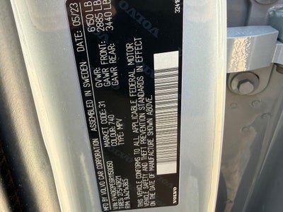 2024 Volvo XC90 B6 Plus Bright Theme