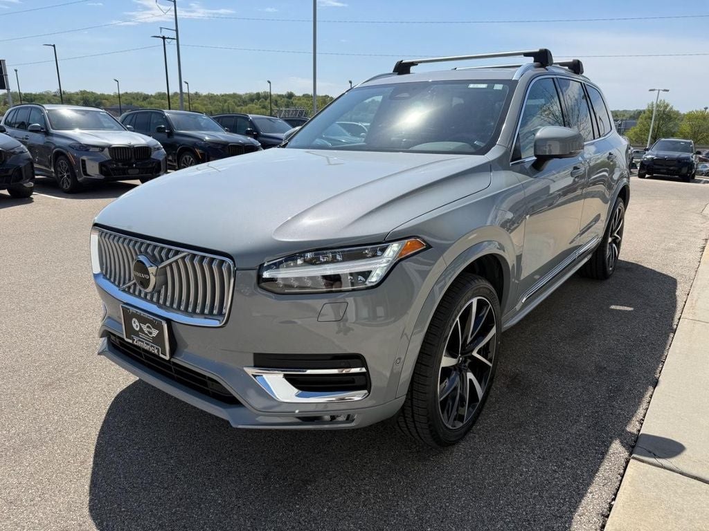 2024 Volvo XC90 B6 Plus Bright Theme