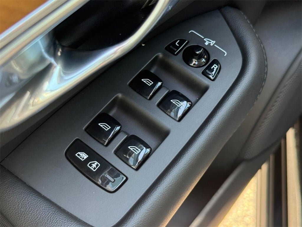 2023 Volvo XC90 B6 Plus 7-Seater