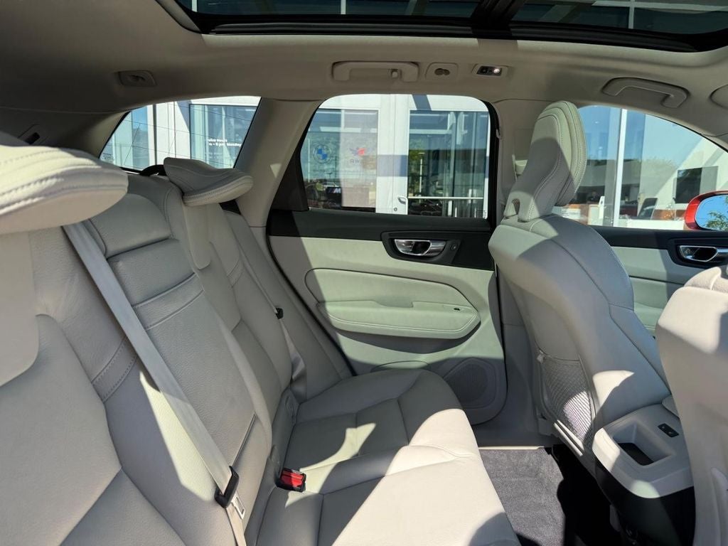 2021 Volvo XC60 T5 Momentum