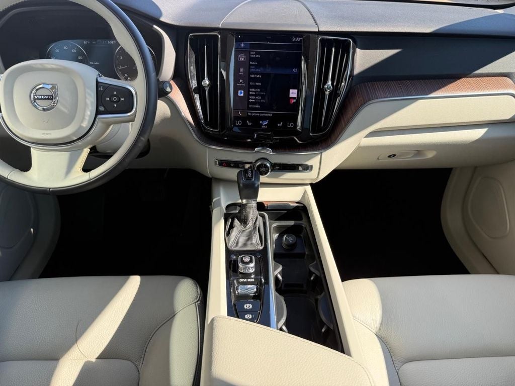 2021 Volvo XC60 T5 Momentum