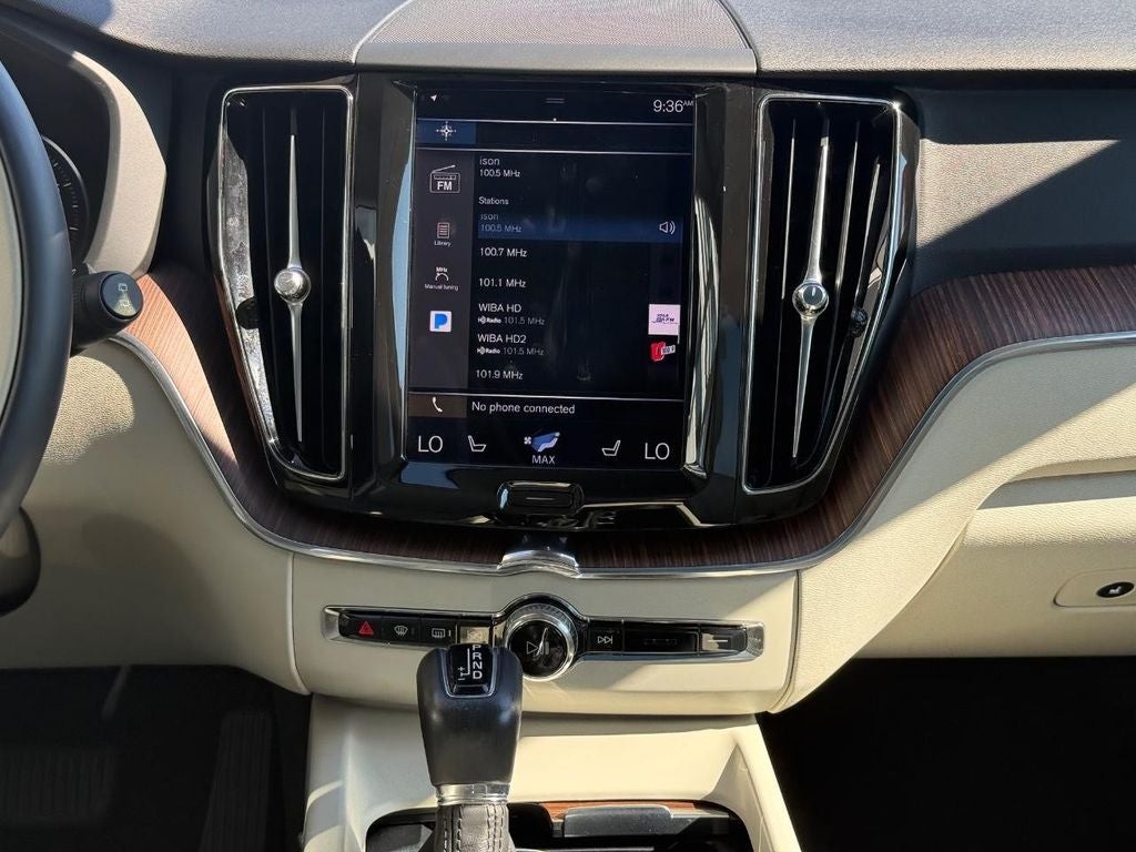 2021 Volvo XC60 T5 Momentum