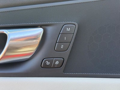 2021 Volvo XC60 T5 Momentum