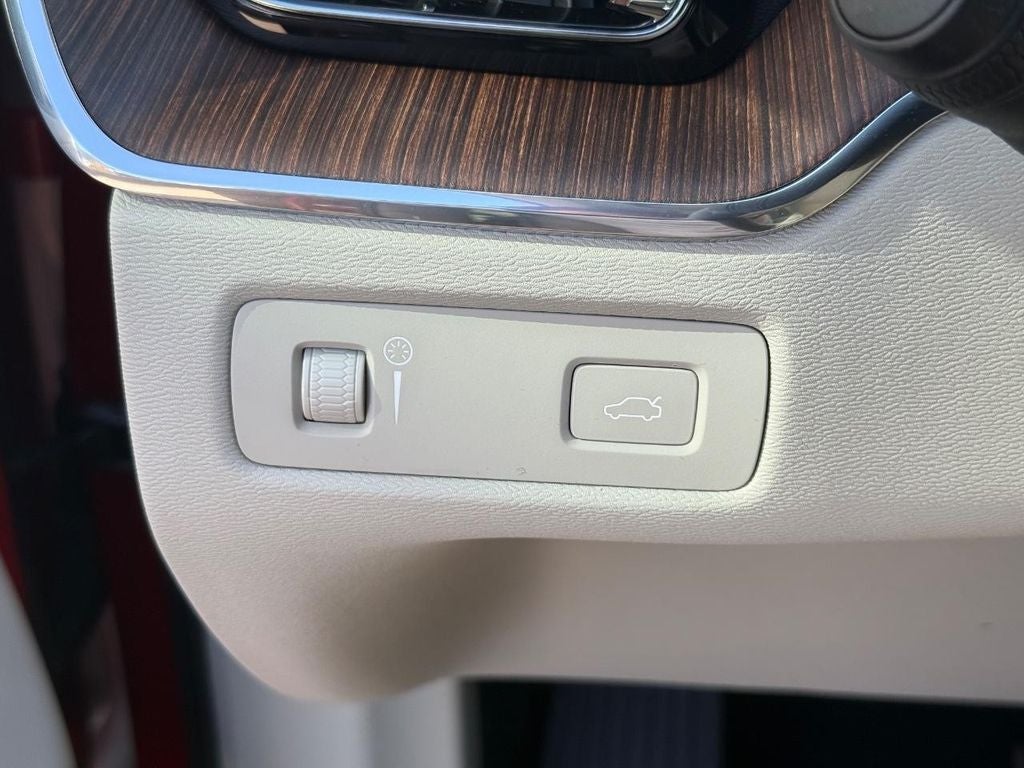 2021 Volvo XC60 T5 Momentum