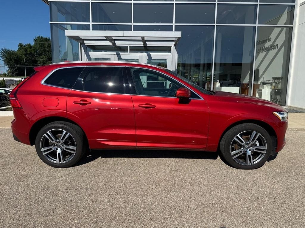2021 Volvo XC60 T5 Momentum