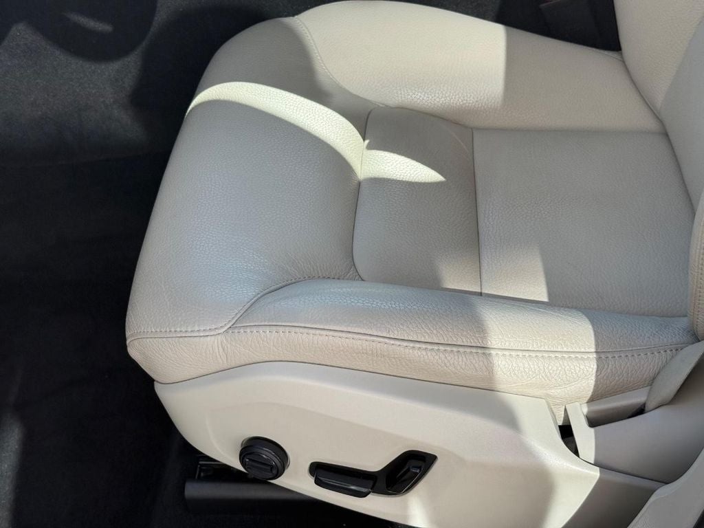 2021 Volvo XC60 T5 Momentum