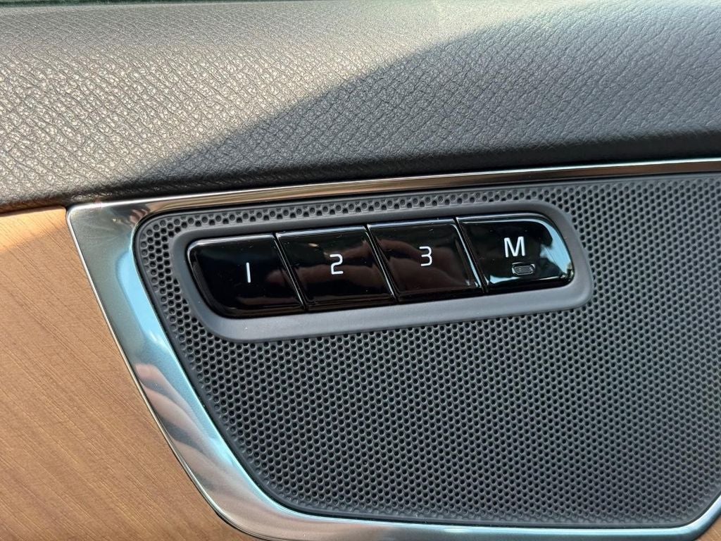 2022 Volvo XC90 Recharge Plug-In Hybrid T8 Inscription Expression 6 Passenger