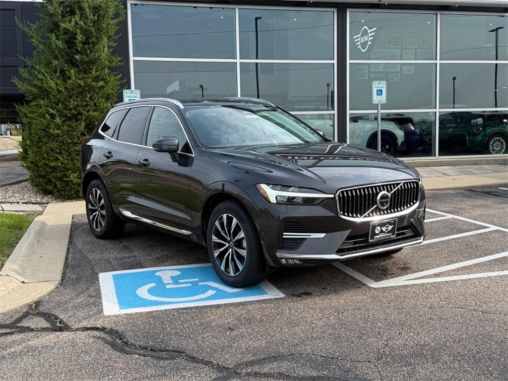 2023 Volvo XC60 B5 Plus Bright Theme