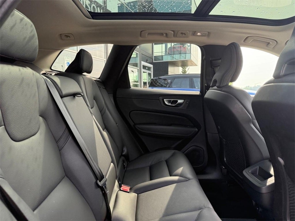 2023 Volvo XC60 B5 Plus Bright Theme