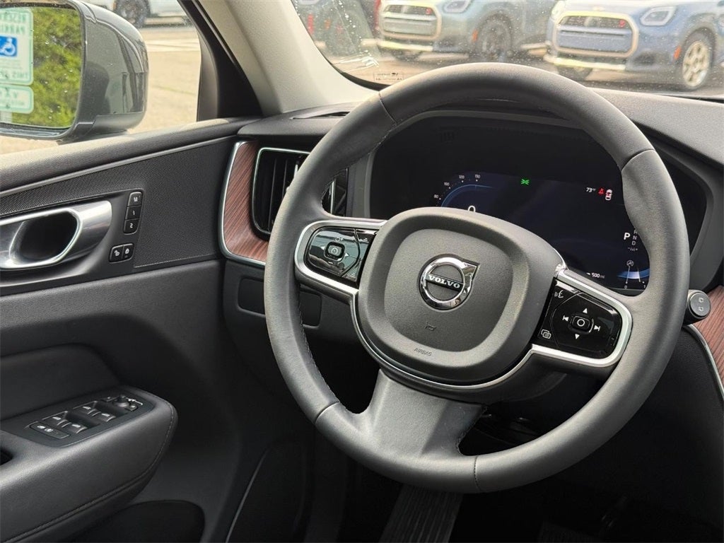 2023 Volvo XC60 B5 Plus Bright Theme