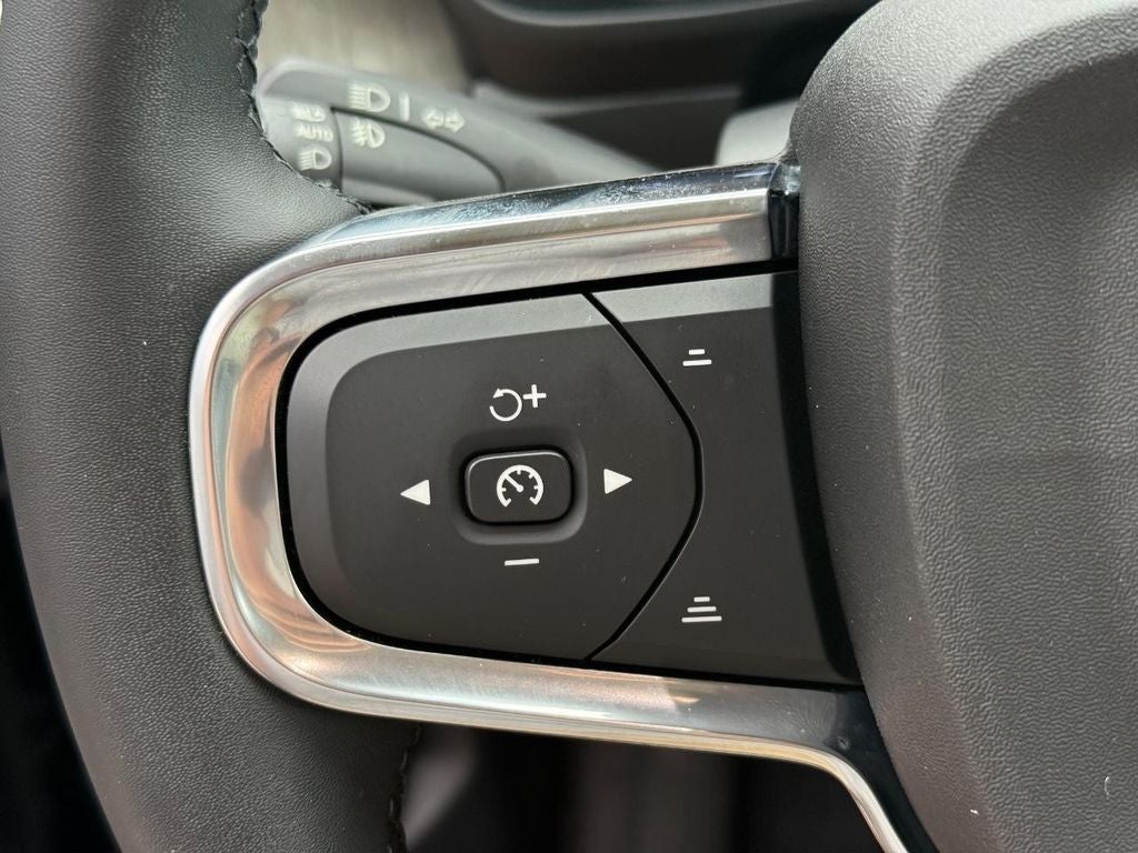 2023 Volvo XC40 Ultimate
