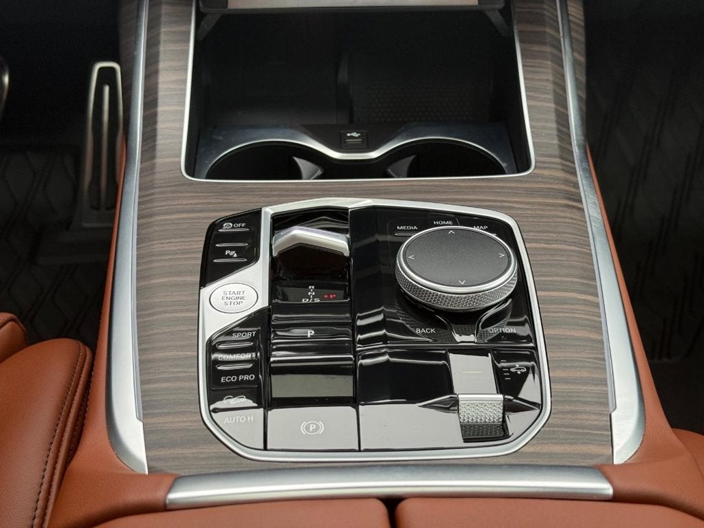 2027 BMW X7 xDrive40i