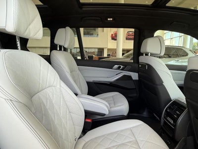 2027 BMW X7 xDrive40i