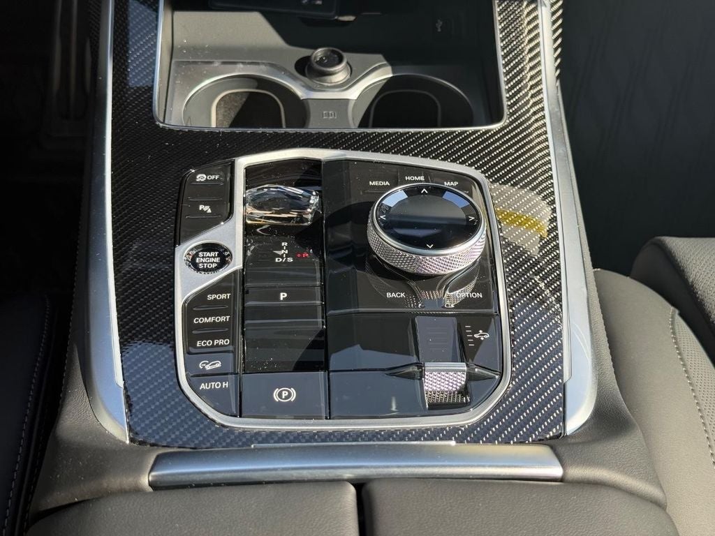 2027 BMW X7 M60i