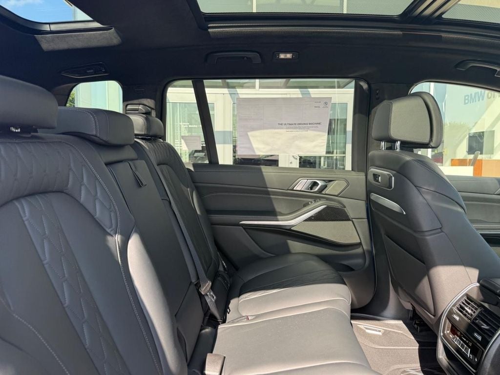 2027 BMW X7 M60i