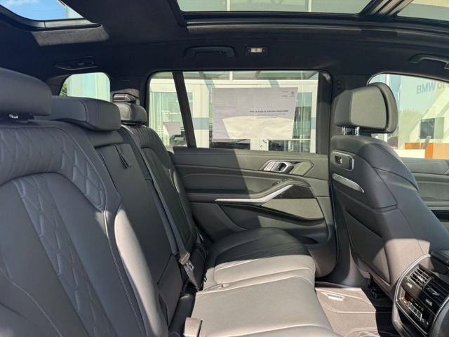 2027 BMW X7 M60i