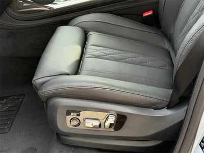 2026 BMW B7 ALPINA XB7