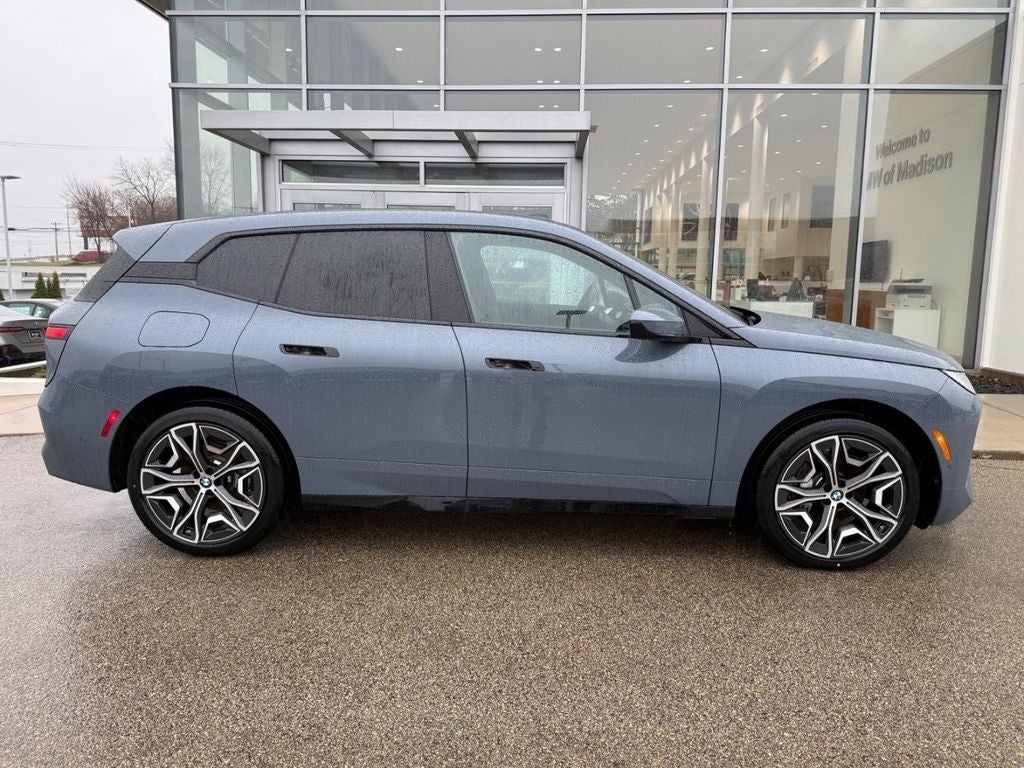 2026 BMW iX xDrive45