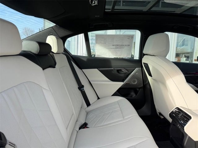 2026 BMW 550e 550e xDrive