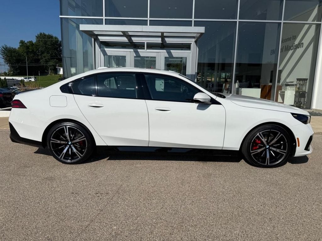 2027 BMW 530i 530i xDrive