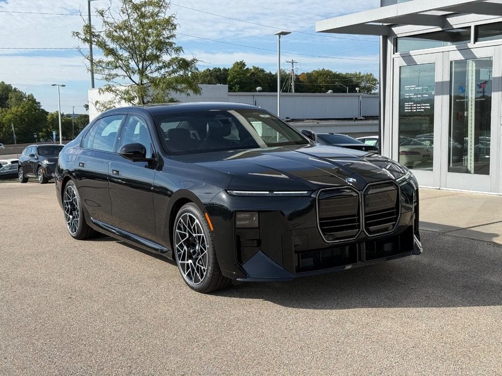 2027 BMW 740i Base
